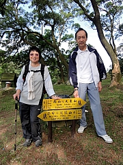 PB130003.JPG (346570 bytes)