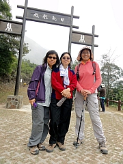 P1290062.JPG (227918 bytes)