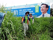 P7150058.JPG (303606 bytes)