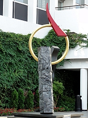 PB040007.JPG (242452 bytes)