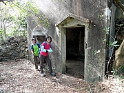 PB040024.JPG (345198 bytes)