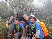 pic_YL_Wong_07.JPG (666438 bytes)