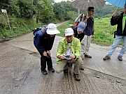 PC020073.JPG (307874 bytes)