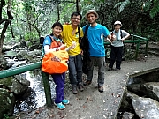 PB100056.JPG (266668 bytes)