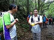 PB100058.JPG (256338 bytes)