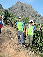 PB170037.JPG (251143 bytes)