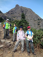 PB170044.JPG (229639 bytes)