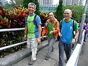 PB150001.JPG (290839 bytes)