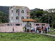 PC060030.JPG (389807 bytes)