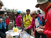 P2210099.JPG (307422 bytes)