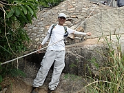 PB130147.JPG (547683 bytes)