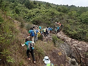 PB120028.JPG (699505 bytes)