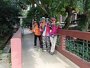 PC100023.JPG (416886 bytes)