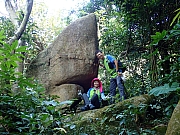 PB100025.JPG (650458 bytes)
