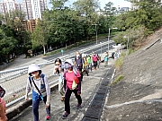 PB150007.JPG (688340 bytes)