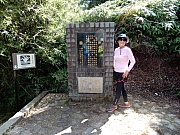 PB220065.JPG (697080 bytes)