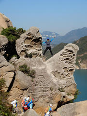 PC050037.JPG (449576 bytes)