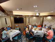pic_KK_Lau_076.jpg (263704 bytes)